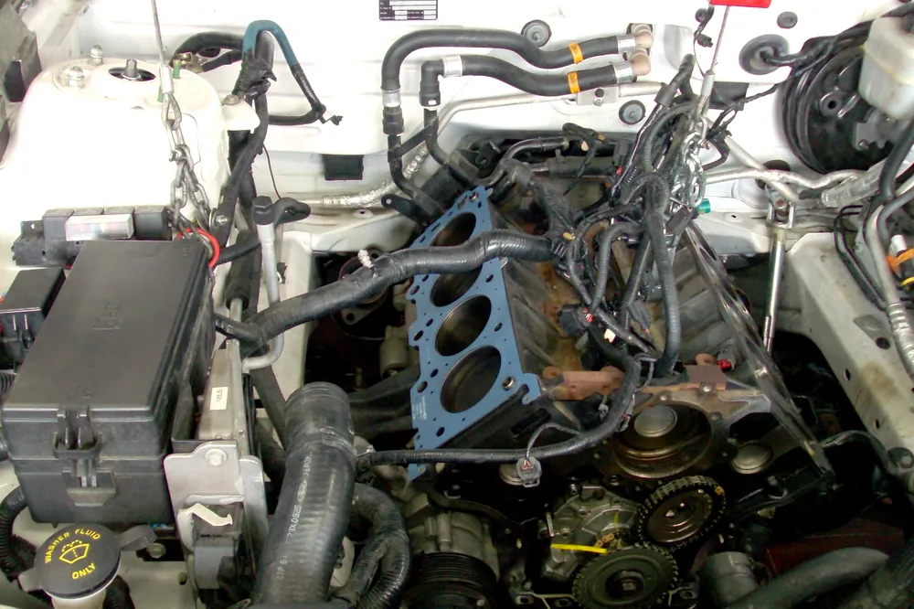 Motorraum, Kopf demontiert